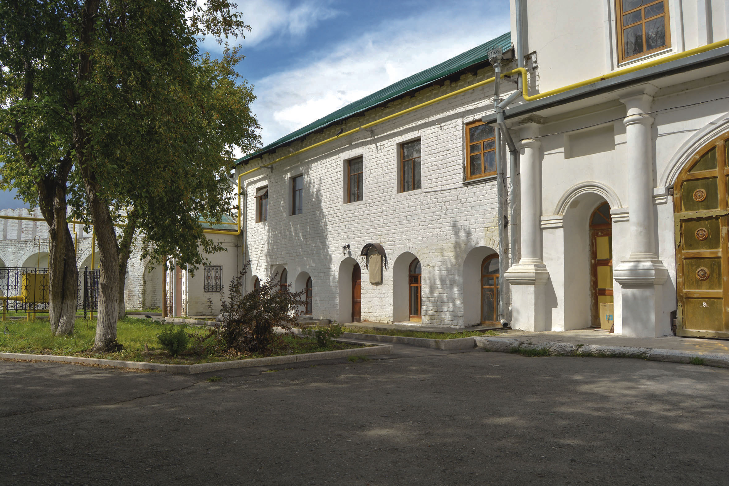 здание монастырского музея