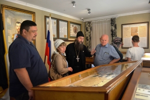 16 августа 2022 г. – наместник Далматовской обители, древлехранитель Шадринской епархии игумен Варнава (Аверьянов) провел экскурсию по монастырю для председателя Общественной палаты Курганской области М. А. Белоусова и сопровождавших его лиц.