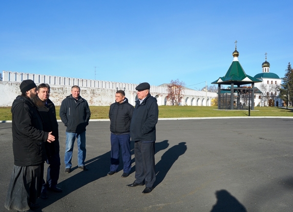 23 октября 2019 г. – Далматовский монастырь посетил новый руководитель следственного управления Следственного комитета РФ по Курганской области полковник юстиции Б. В. Францишко.