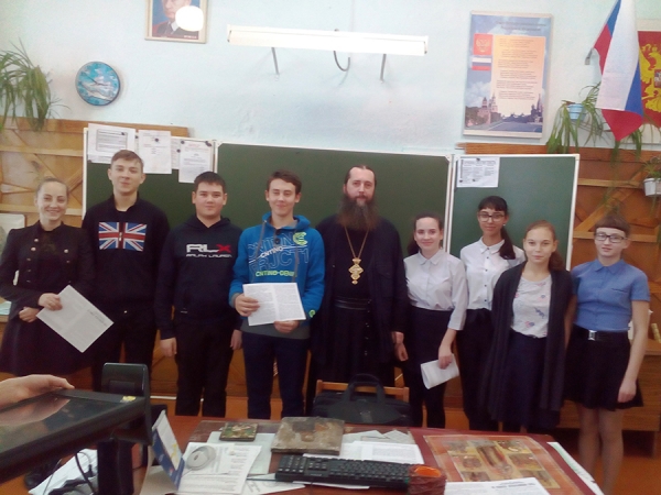5 декабря 2019 г. – наместник Далматовского монастыря игумен Варнава (Аверьянов) выступил перед учащимися и педагогами Самохваловской основной общеобразовательной школы Шатровского района.