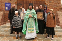 29 июня 2018 г. – Божественную Литургию в престольный праздник храма-часовни в честь прп. Тихона Калужского в д. Ипатова Катайского района отслужил эконом Далматовского монастыря иеромонах Софроний (Григорьев).