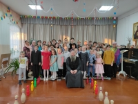 26 ноября 2022 г. – праздничный утренник, посвященный Дню матери, состоялся в воскресной школе «Свеча» при Успенском Далматовском мужском монастыре.