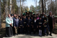 19 мая 2018 г. – Паломническую поездку в мужской монастырь во имя свв. Царственных Страстотерпцев на Ганиной Яме и Храм-на-Крови в г. Екатеринбурге совершили юные казаки из пикета «Русь молодая».