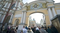«Александро-Невская лавра не закроет двери перед верующими» - об этом сообщил епископ Кронштадтский Назарий.