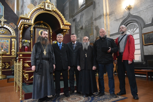 9 октября 2018 г. – наместник Далматовского монастыря игумен Варнава (Аверьянов) передал частицу мощей прп. Далмата Исетского представителям Гатчинской епархии и Северо-Западного региона Всевеликого Войска Донского.