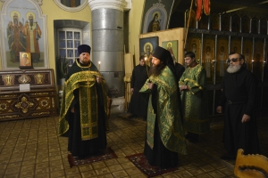1-2 января 2018 г. – благочинный Монастырского округа игумен Варнава (Аверьянов) возглавил праздничную службу в женском монастыре в честь Похвалы Божией Матери в день памяти св. прав. Иоанна Кронштадтского.