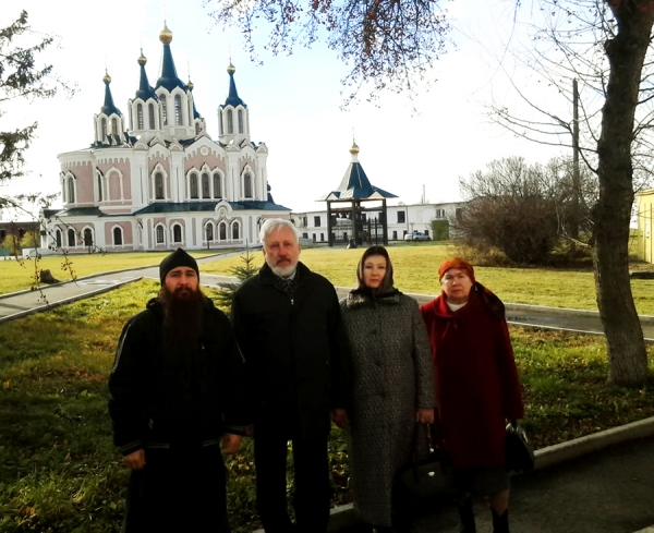 27 октября 2018 г. – Далматовский монастырь посетил внук известного исследователя Севера, писателя и этнографа, выпускника Далматовского духовного училища К. Д. Носилова (1858-1923) С. М. Маглёна с супругой.