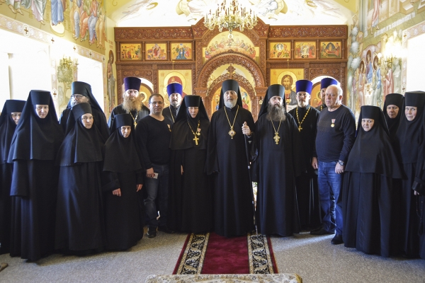 15 января 2018 г. – в день памяти прп. Серафима Саровского наместник Далматовского монастыря игумен Варнава (Аверьянов) сослужил епископу Шадринскому и Далматовскому Владимиру в Верх-Теченском женском монастыре.