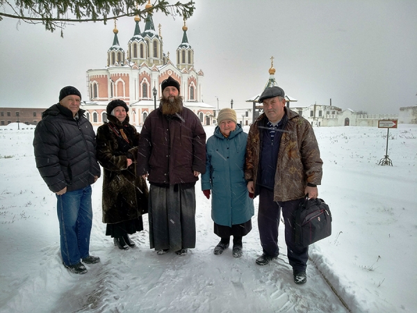 15 ноября 2019 г. – Далматовский монастырь посетили паломники из с. Усть-Уйское Целинного района – группа верующих, решивших создать православную общину на месте бывшей хозяйственной заимки Далматовской обители.